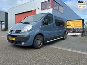 Renault Trafic thumbnail 2