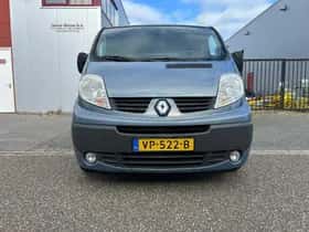 Renault Trafic (2010) thumbnail 3