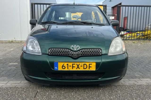 Toyota Yaris (2000) thumbnail 3