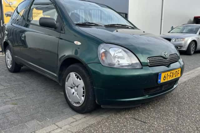 Toyota Yaris (2000) thumbnail 4