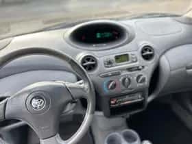 Toyota Yaris (2000) thumbnail 10