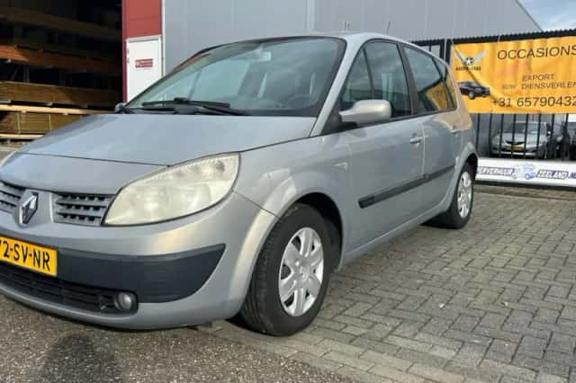 Renault Scénic (2005) thumbnail 2