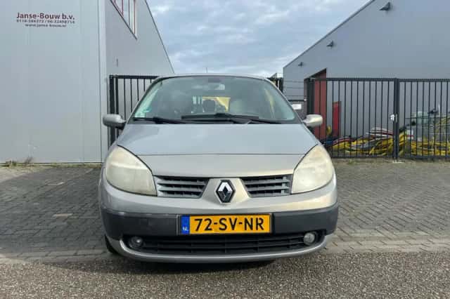 Renault Scénic (2005) thumbnail 3
