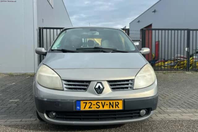 Renault Scénic (2005) thumbnail 3