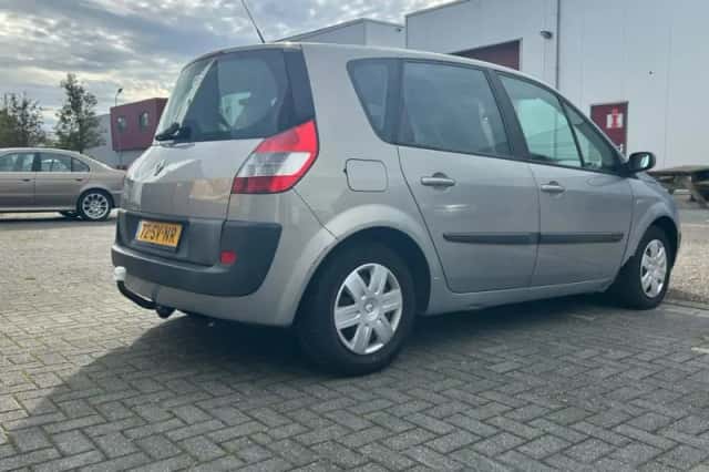 Renault Scénic (2005) thumbnail 6