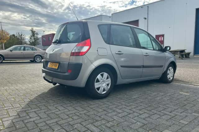Renault Scénic (2005) thumbnail 6