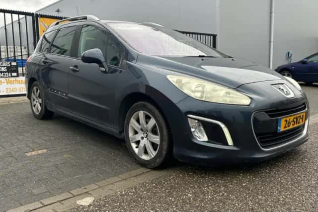 Peugeot 308 (2011) thumbnail 4