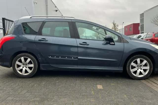 Peugeot 308 (2011) thumbnail 5