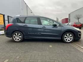 Peugeot 308 (2011) thumbnail 5