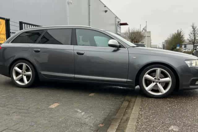 Audi A6 (2010) thumbnail 5