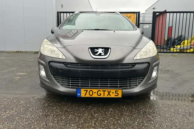 Peugeot 308 (2008) thumbnail 3