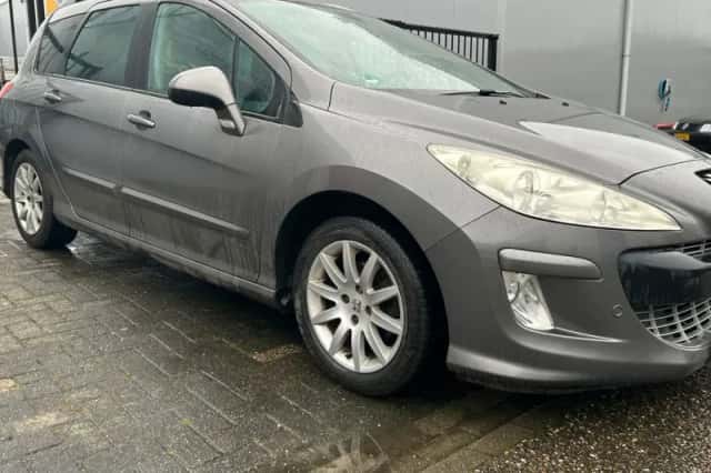 Peugeot 308 (2008) thumbnail 4