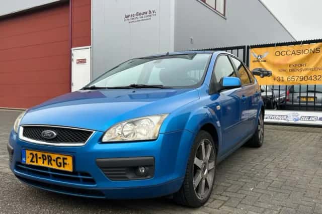 Ford Focus (2004) thumbnail 2