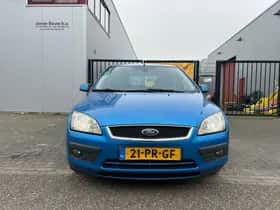 Ford Focus (2004) thumbnail 3