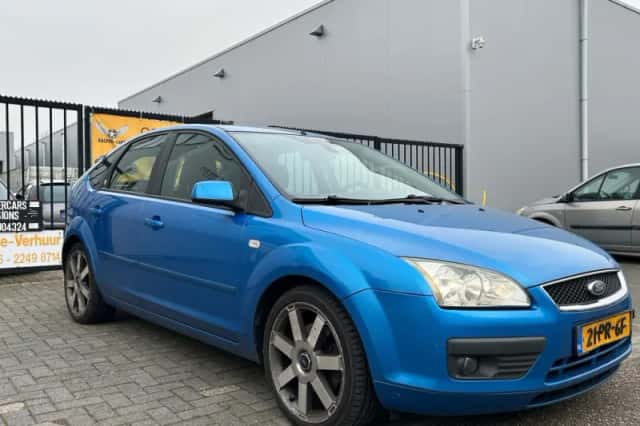 Ford Focus (2004) thumbnail 4