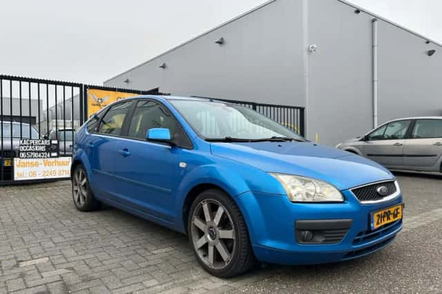 Ford Focus (2004) thumbnail 4