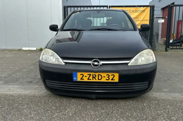 Opel Corsa (2002) thumbnail 3