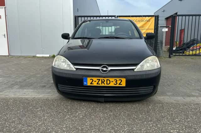 Opel Corsa (2002) thumbnail 3