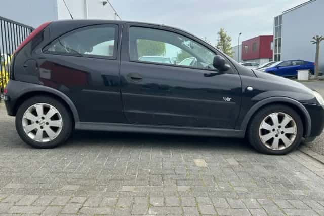 Opel Corsa (2002) thumbnail 5
