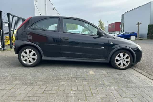 Opel Corsa (2002) thumbnail 5