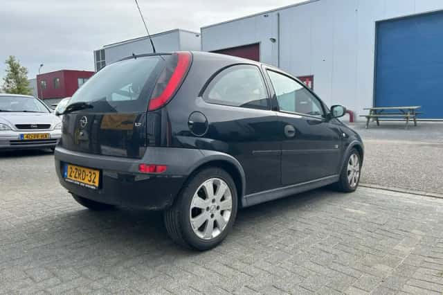 Opel Corsa (2002) thumbnail 6