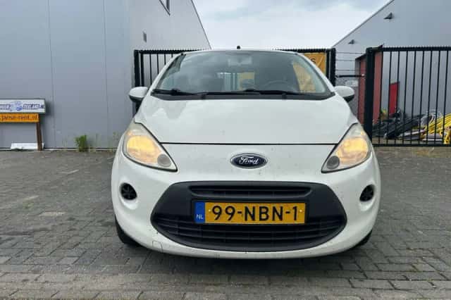 Ford Ka (2010) thumbnail 3