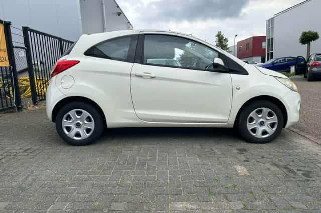 Ford Ka (2010) thumbnail 5