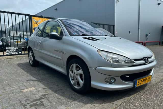 Peugeot 206 (2004) thumbnail 4