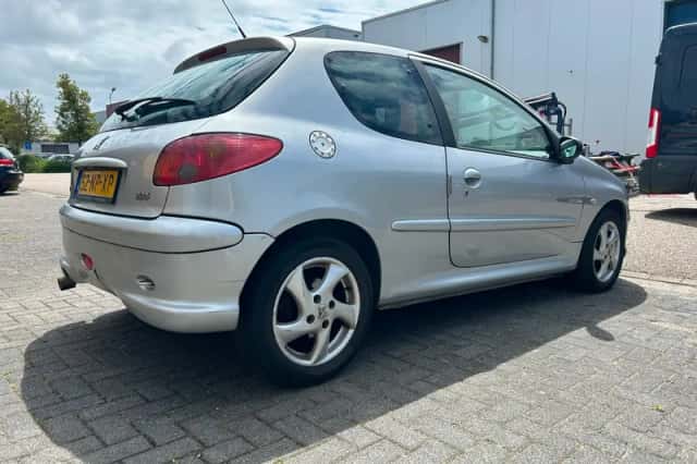 Peugeot 206 (2004) thumbnail 6
