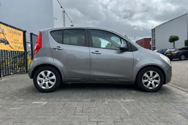Opel Agila (2010) thumbnail 5