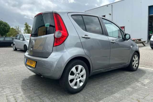 Opel Agila (2010) thumbnail 6