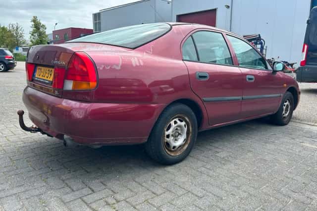 Mitsubishi Carisma (1998) thumbnail 6