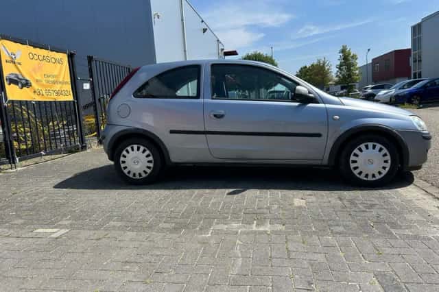 Opel Corsa (2003) thumbnail 5