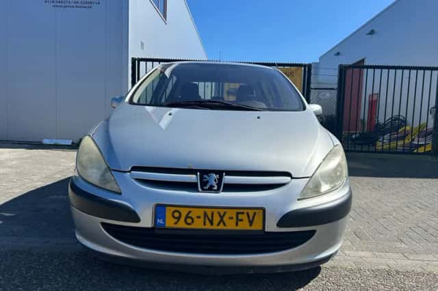 Peugeot 307 (2004) thumbnail 3