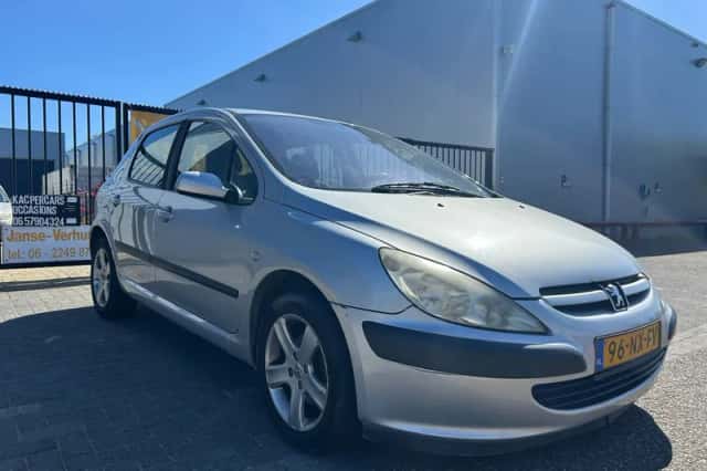 Peugeot 307 (2004) thumbnail 4