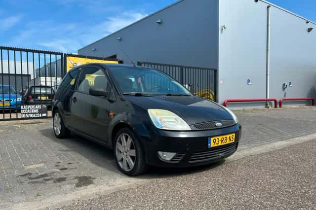 Ford Fiesta (2005) thumbnail 4
