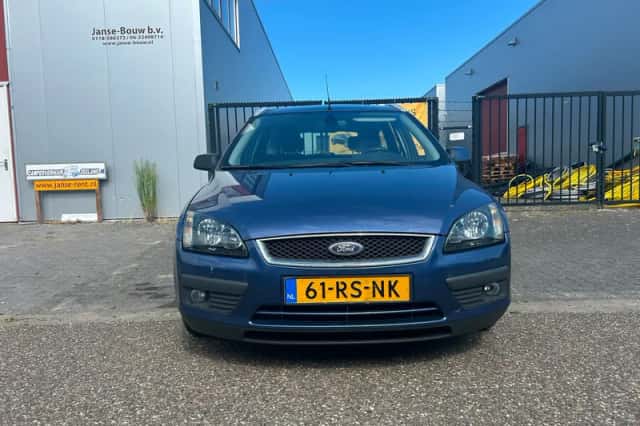 Ford Focus (2005) thumbnail 3