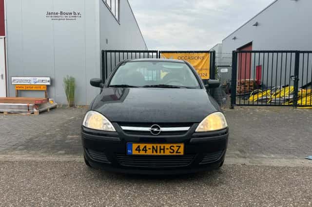 Opel Corsa (2003) thumbnail 3