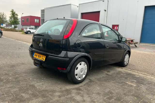 Opel Corsa (2003) thumbnail 6