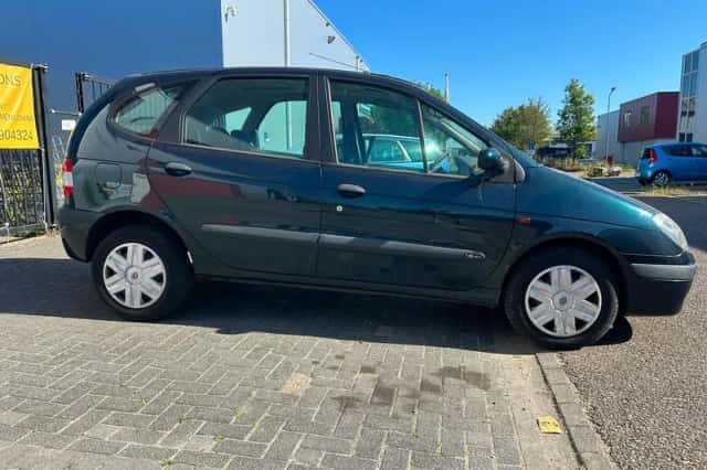 Renault Scénic (2001) thumbnail 5