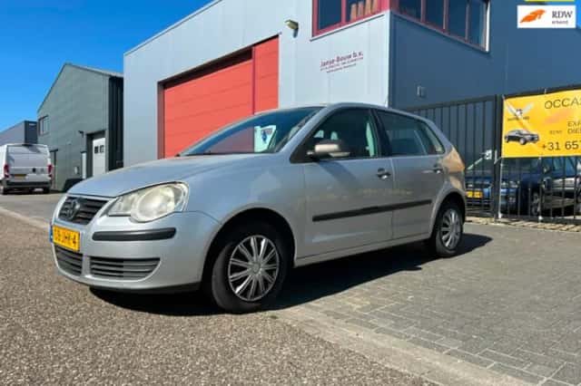 Volkswagen Polo (2009) thumbnail 1