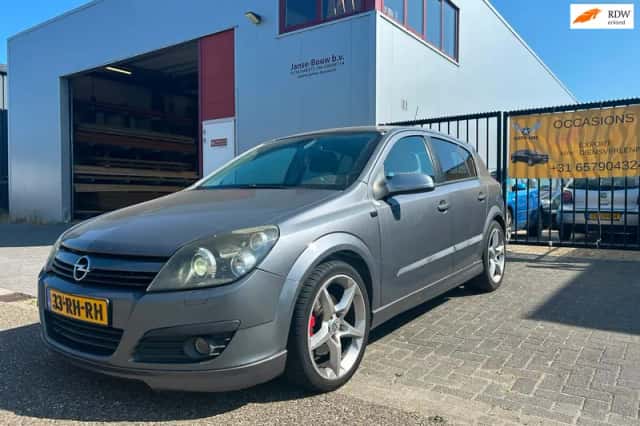Opel Astra (2005) thumbnail 2