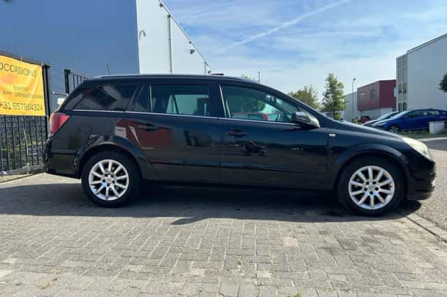 Opel Astra (2005) thumbnail 4