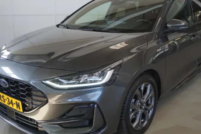 Ford Focus (2025) thumbnail 1