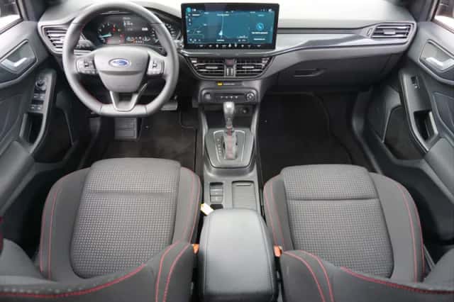Ford Focus (2025) thumbnail 4
