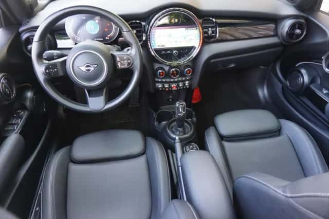 MINI Cooper (2023) thumbnail 4