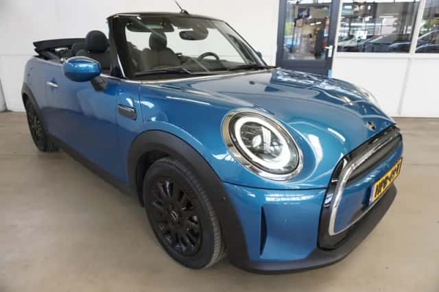 MINI Cooper (2023) thumbnail 5