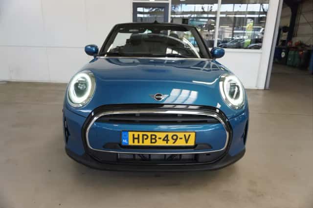 MINI Cooper (2023) thumbnail 6