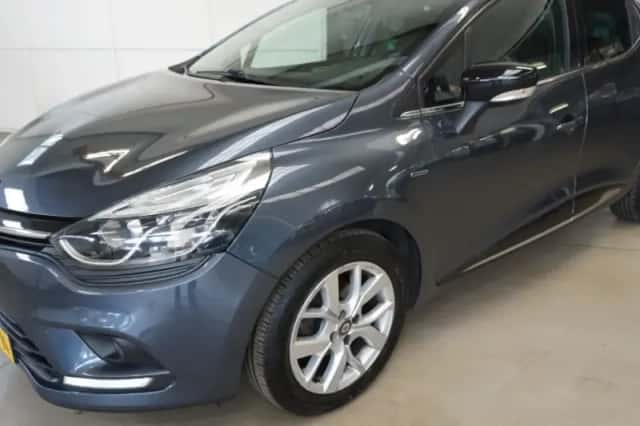 Renault Clio (2018) thumbnail 1