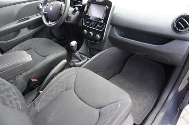 Renault Clio (2018) thumbnail 4
